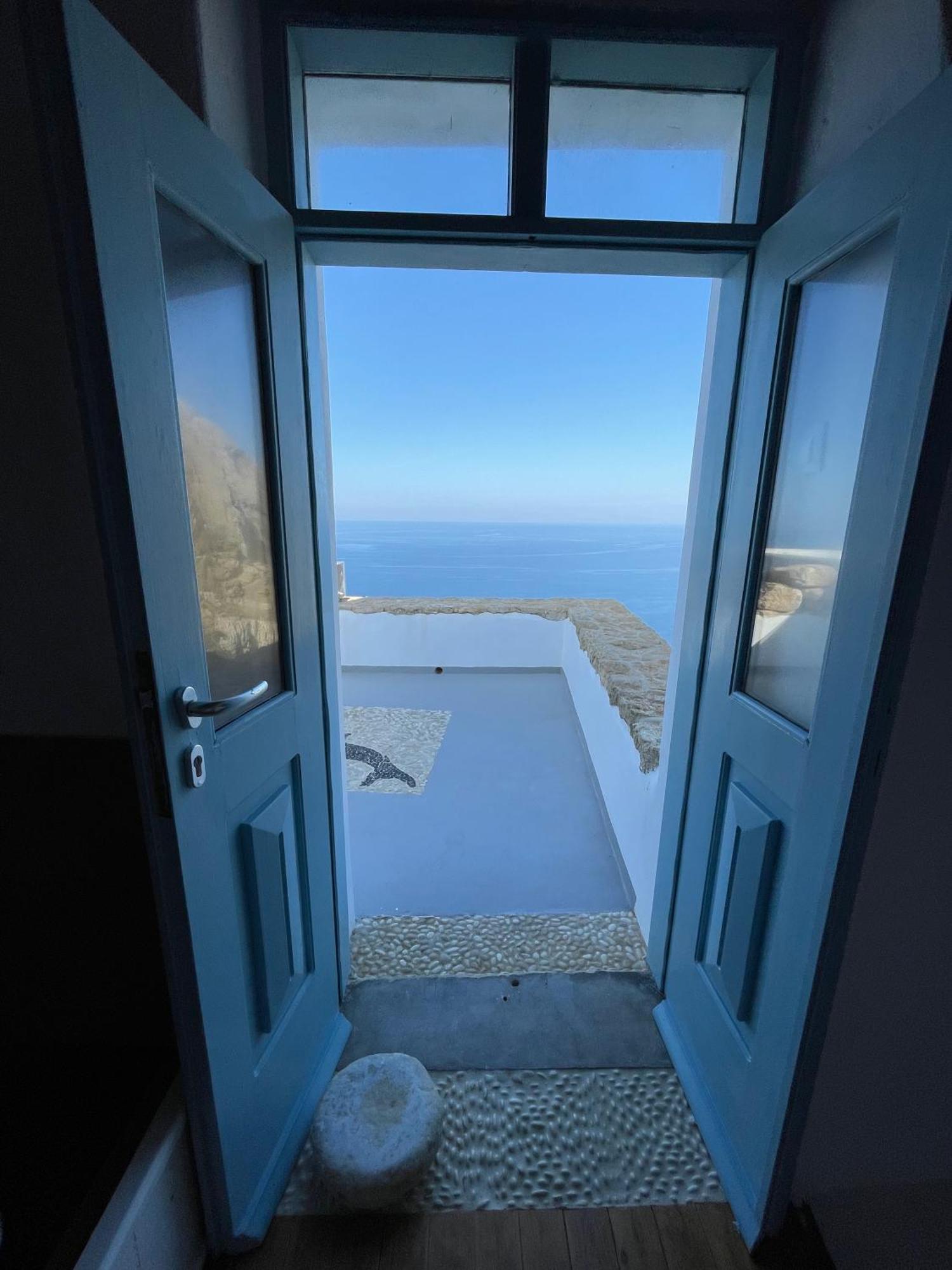 Folegandros-Cliffhouse Villa Exterior photo